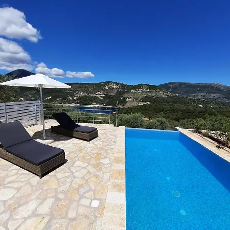 Amantea- Four With Big Pool And Infinity Pool