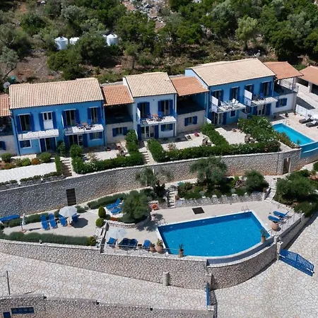 Amantea- Four With Big Pool And Infinity Pool בית נופש