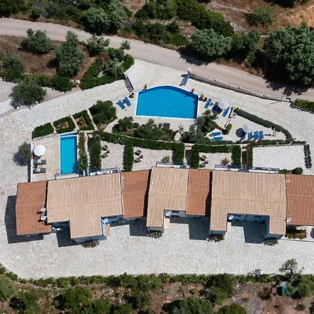 Amantea- Four With Big Pool And Infinity Pool סיבוטה
