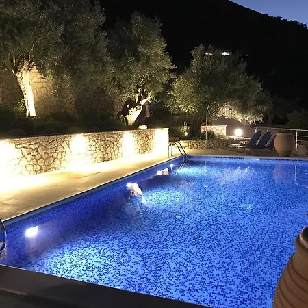 Amantea- Four With Big Pool And Infinity Pool *