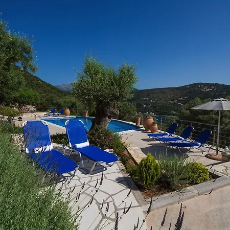 Amantea- Four With Big Pool And Infinity Pool בית נופש