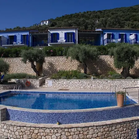 Amantea- Four With Big Pool And Infinity Pool בית נופש סיבוטה