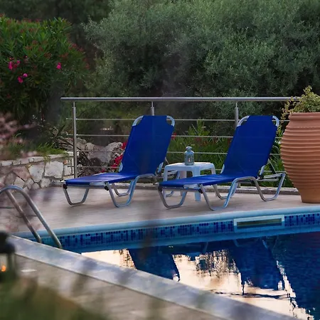 Amantea- Four With Big Pool And Infinity Pool סיבוטה