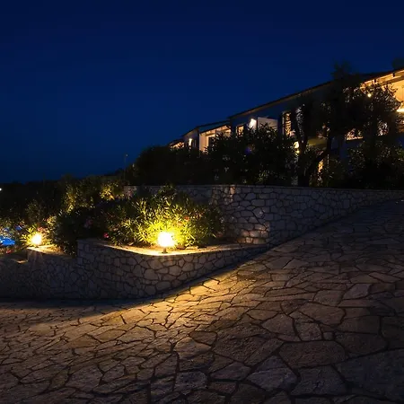 בית נופש Amantea- Four With Big Pool And Infinity Pool *