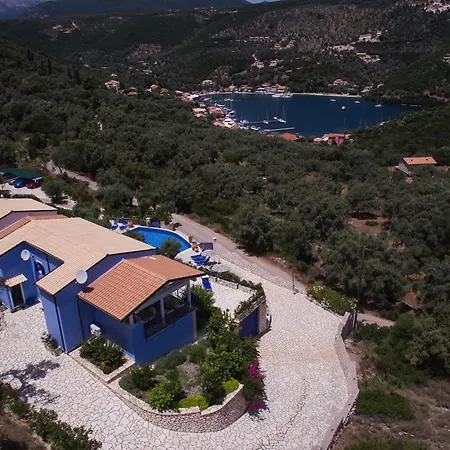Amantea- Four With Big Pool And Infinity Pool Semesterbostad