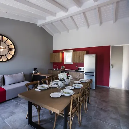 Semesterbostad Amantea- Four With Big Pool And Infinity Pool Syvota