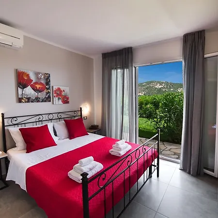 Amantea- Four With Big Pool And Infinity Pool * Syvota