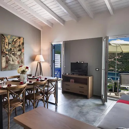 Amantea- Four With Big Pool And Infinity Pool בית נופש *