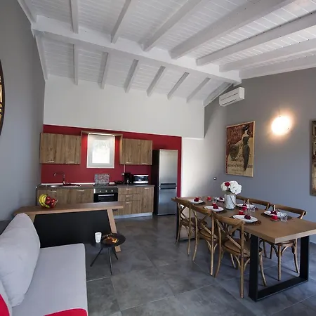 בית נופש Amantea- Four With Big Pool And Infinity Pool *