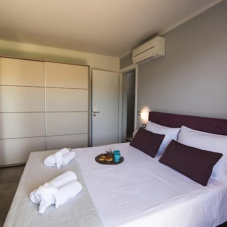 Amantea- Four With Big Pool And Infinity Pool *