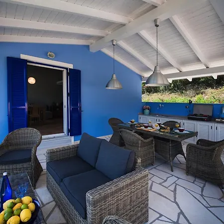 בית נופש Amantea- Four With Big Pool And Infinity Pool