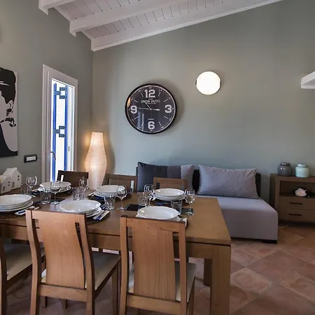 Amantea- Four With Big Pool And Infinity Pool