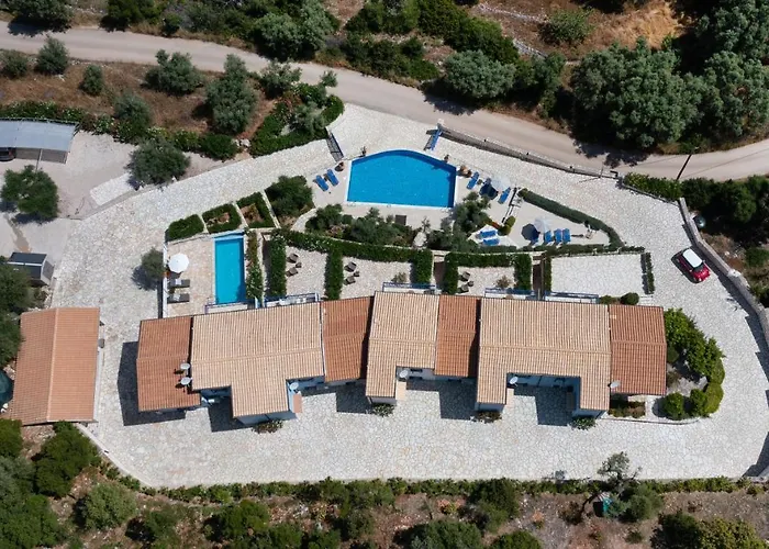 Amantea- Four With Big Pool And Infinity Pool Sivota