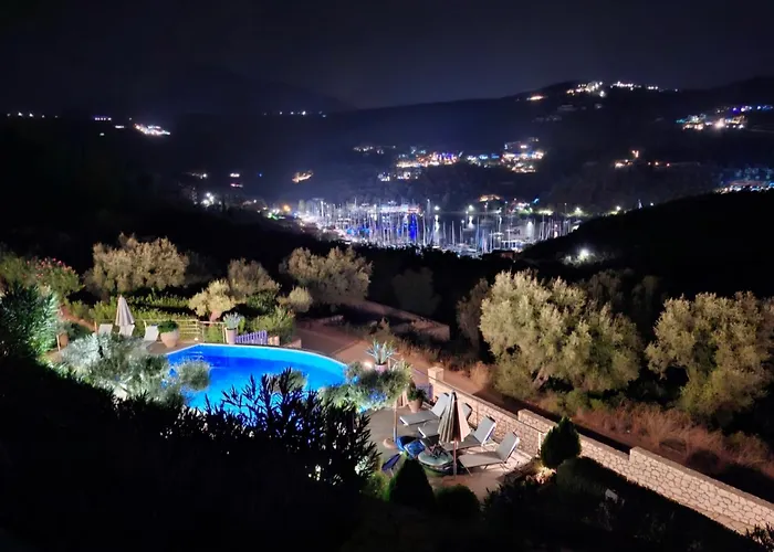 Amantea- Four With Big Pool And Infinity Pool * Sivota