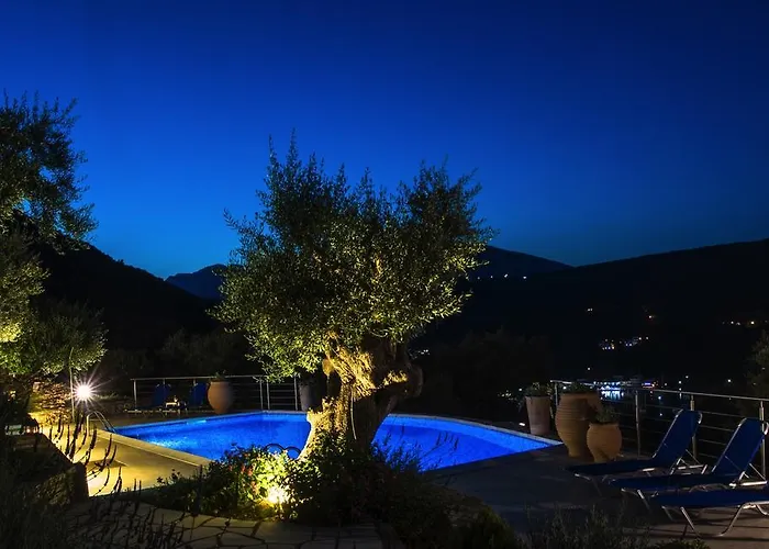 Amantea- Four With Big Pool And Infinity Pool * Sivota