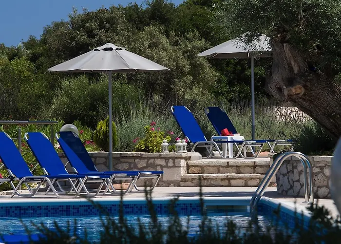 Amantea- Four With Big Pool And Infinity Pool